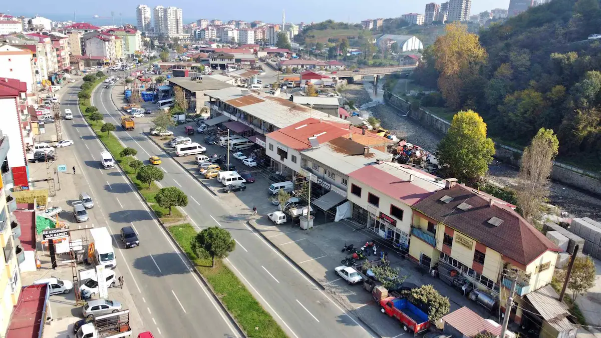 REMAX MEYDAN YAYLACIK SATILIK TİCARİ MESKEN SANAYİ YOLA CEPHE