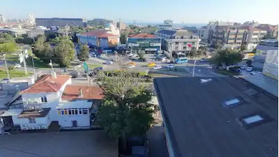 ÜSKÜDAR ALTUNİZADE'DE 1.360 M² TİCARİ İMARLI KİRALIK ARSA