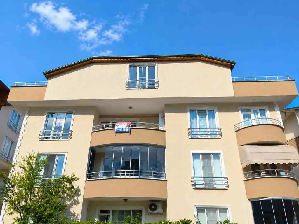 KARTEPE'DE SATILIK 3+1 GENİŞ ÇATI DUBLEKS DAİRE 