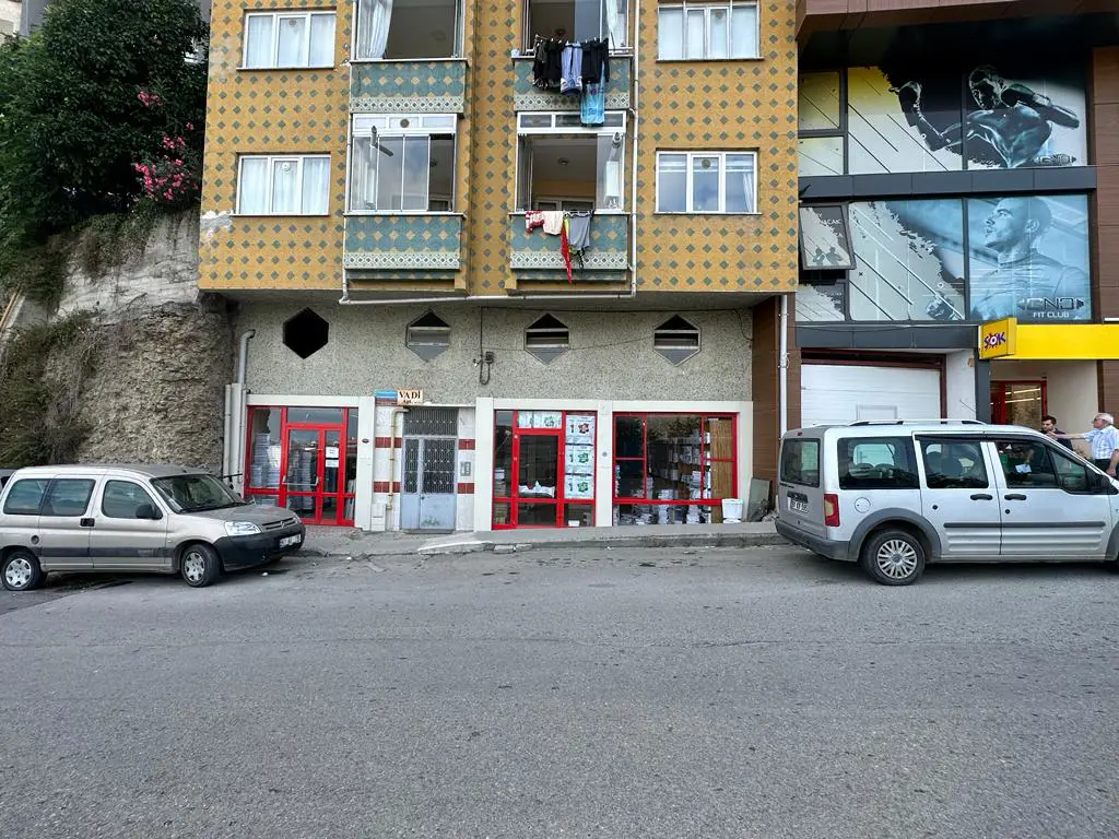 YENİCUMA TOKİ KONUTLARI KURUMSAL FİRMALAR YANI KİRALIK DÜKKAN
