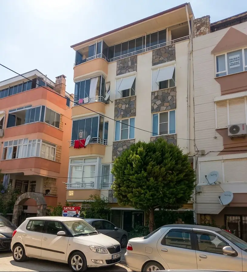 ALTINOLUK'DA BAHÇE KULLANIMLI 2+1 SATILIK DAİRE 
