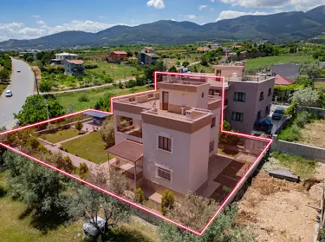 MANISA ŞEHZADELER KARAOĞLANLI'DA SATILIK MÜSTAKIL VILLA