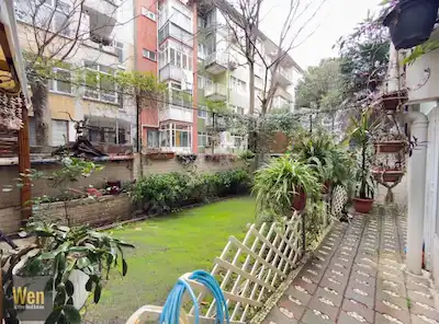 ACIBADEM'DE TEPE NAUTİLUSE KOMŞU BAHÇELİ BAKIMLI 2+1