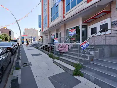 KAVACIK FSM CADDESI'NDE SATILIK OFİS KATI 240 M2