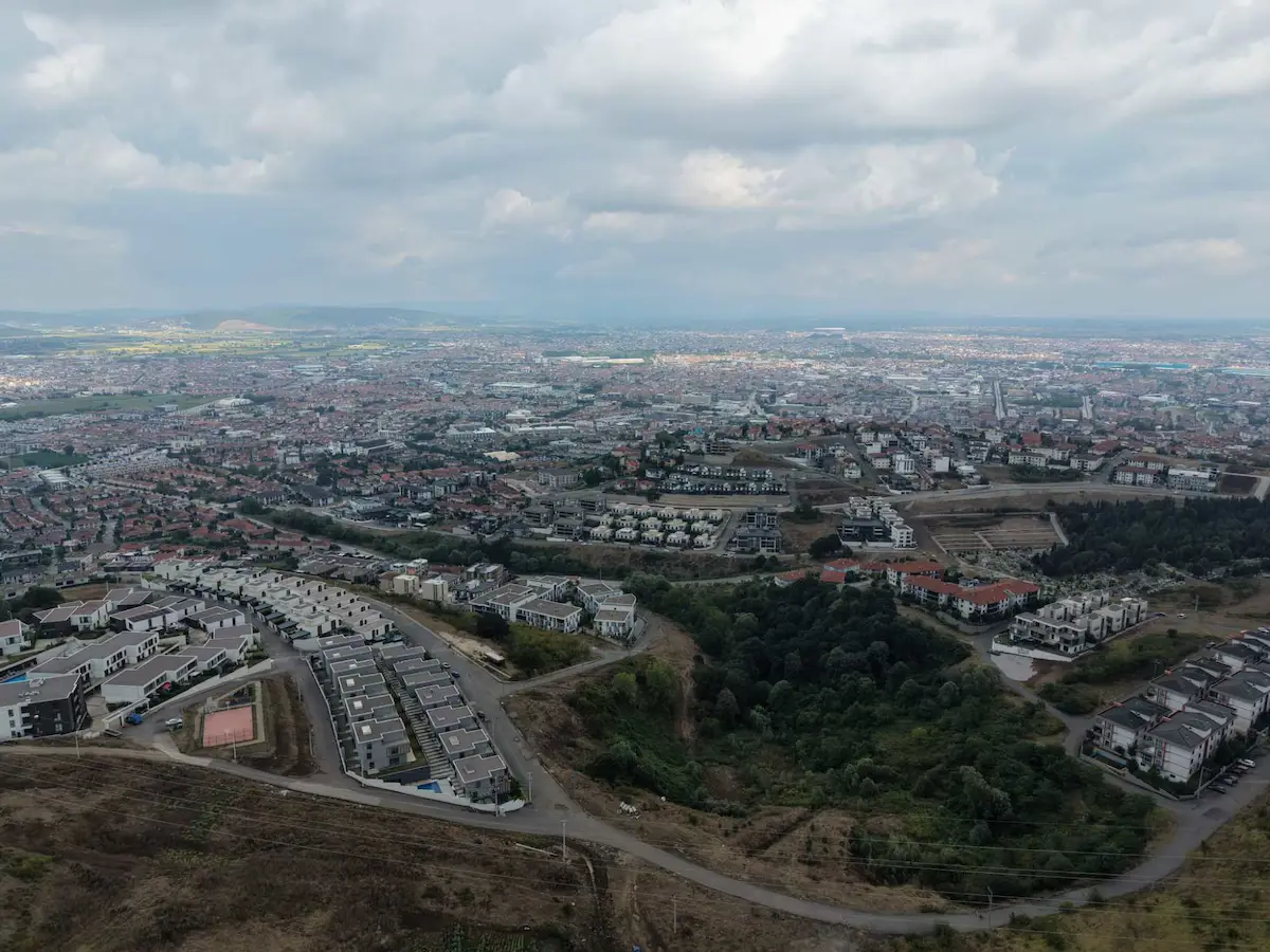SERDİVAN'DA ŞEHİR MANZARALI SATILIK PROJELİK ADA - BAHADIR EKER'DEN