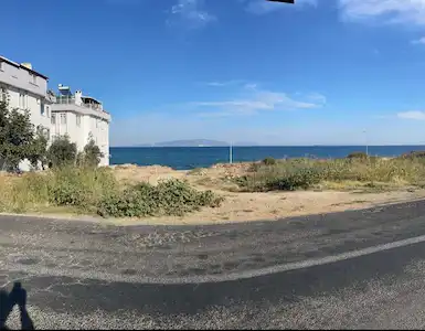 ŞARKÖY/HOŞKÖY’DE, TİCARİ+KONUT VE TURİZM İMARLI, DENİZE SIFIR, 1019M2 ARSA