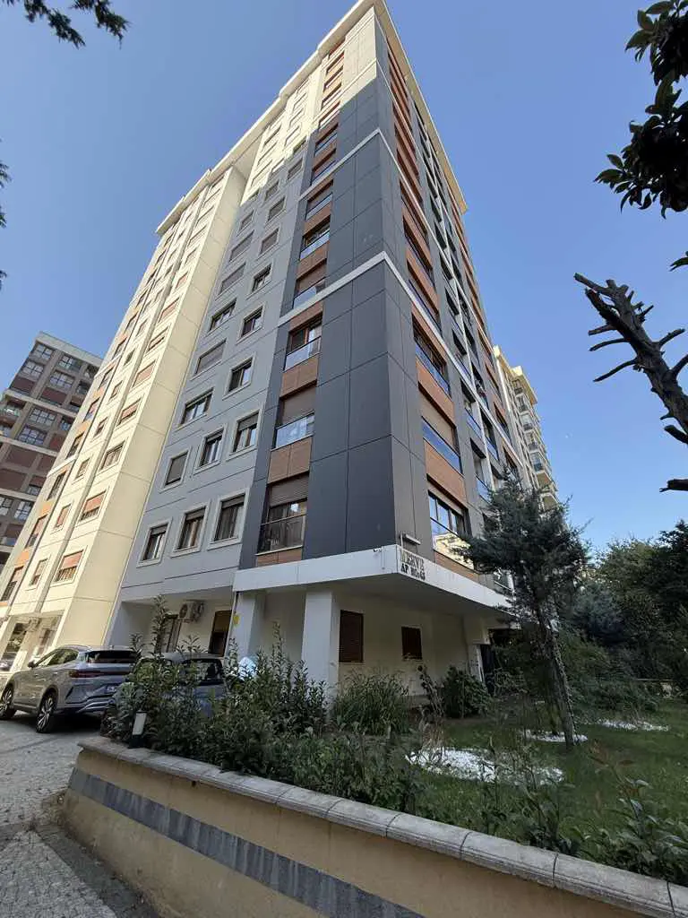 KOZYATAĞI KOCAYOL CADDESI 2+1 GENİŞ KİRALIK DAIRE