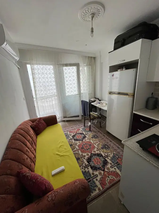 REMAX PIN'DEN ORTA MH.'DE ADÜ HATTINA YAKIN, EŞYALI VE KLIMALI 1+1 ASANSÖRLÜ DAIRE