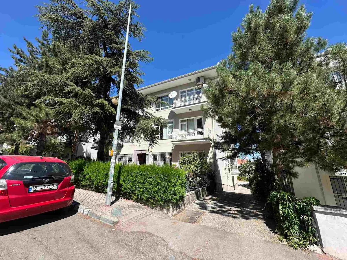 KAZIMÖZALP, HİRFANLI SOKAK'TA, 12OM2 KAT KONUMUNDA Y.GİRİŞ DAİRE