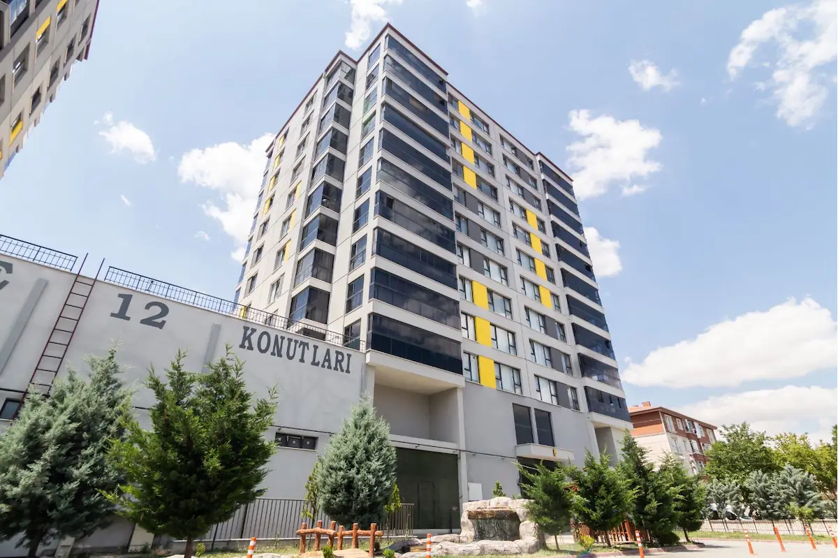 SİNCAN TANDOĞAN MAH. CADDE 12 SİTESİNDE SATILIK 3+1 DAİRE