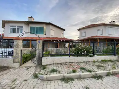ÇEŞME DALYAN DA DENIZ MANZARALI 4+1 MÜSTAKIL VILLA