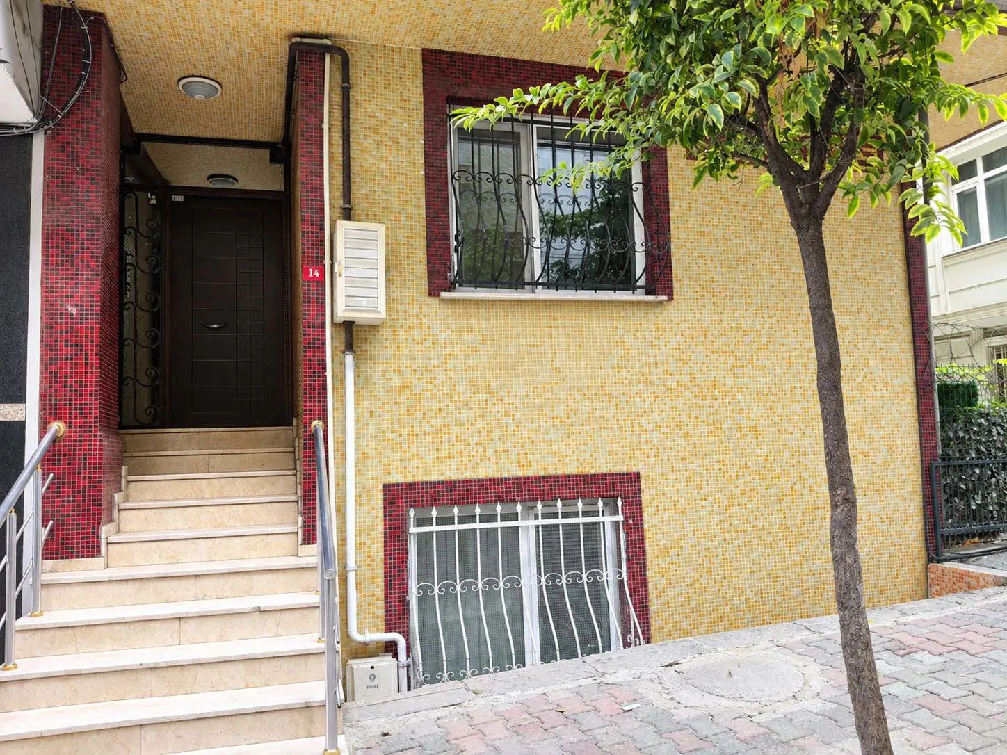 RE/MAX PRO RAMAZAN'DAN BAHÇELIVLER'DE 2+1 TEMIZ DAIRE