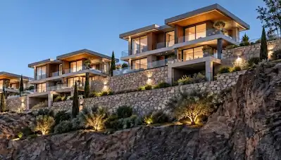 MİLAS DÖRTTEPE'DE HAVALİMANINA 8DK 2+1 BAHÇE KATI SATILIK DAİRE