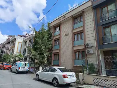 ATAŞEHİR ESATPAŞA'DA KAPALI MUTFAK EKSTRA ANKASTRE SETİ MEVCUT GENİŞ 1+1 BAHÇE KATI