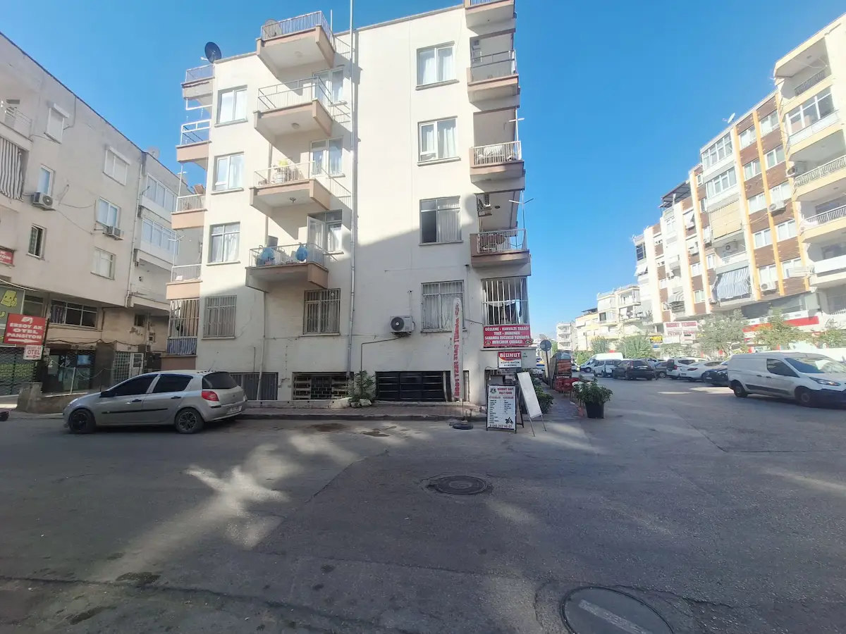 ANTALYA KIZILSARAY MAHALLESİ'NDE KOMPLE SATILIK BİNA