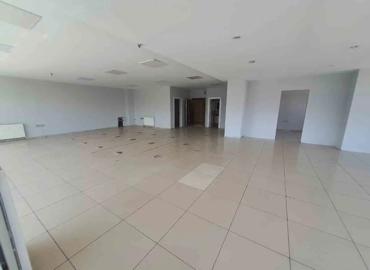 REMAX DOĞU'DAN HAZARDAĞLI PLAZADA 160 M² KİRALIK OFİS