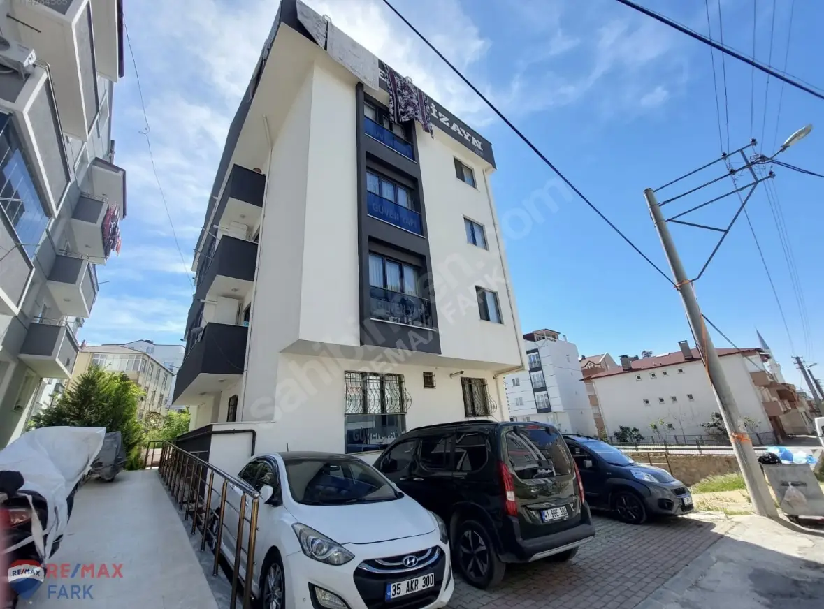 ÇAYIROVA ÖZGÜRLÜK MAHALLESİNDE KİRALIK 1+1 DAİRE