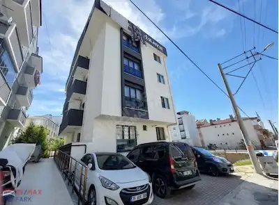 ÇAYIROVA ÖZGÜRLÜK MAHALLESİNDE KİRALIK 1+1 DAİRE