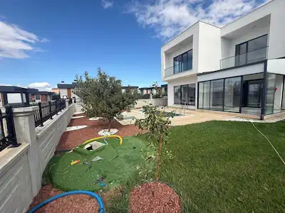REMAXLAND'DEN TEKIRDAĞ'DA MÜSTAKIL HAVUZLU, 5+1 LÜKS VILLA