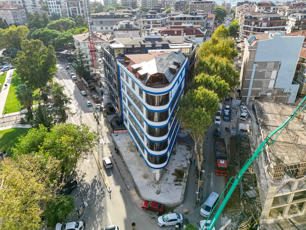 RE/MAX BOĞAZİÇİ’NDEN PENDİK BURNU’NDA MEYDAN KARŞISI KOMPLE KİRALIK SIFIR TİCARİ BİNA