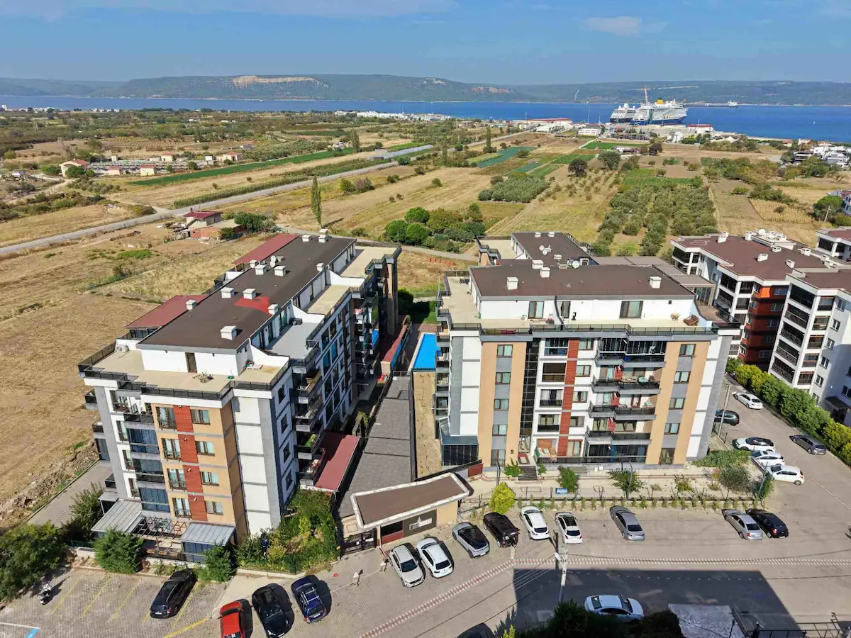 ÇANAKKALE KEPEZ HAVUZLU SİTE İÇERİSİNDE 2+1 SATILIK DAİRE