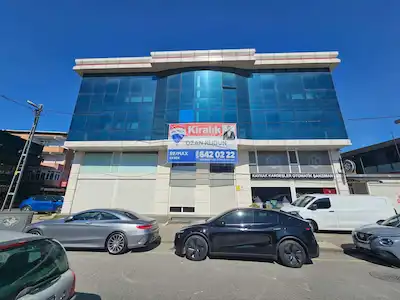 DUDULLUYA YAKIN KDV AVANTAJLI İSKANLI 200 M2 DÜKKAN & MAĞAZA