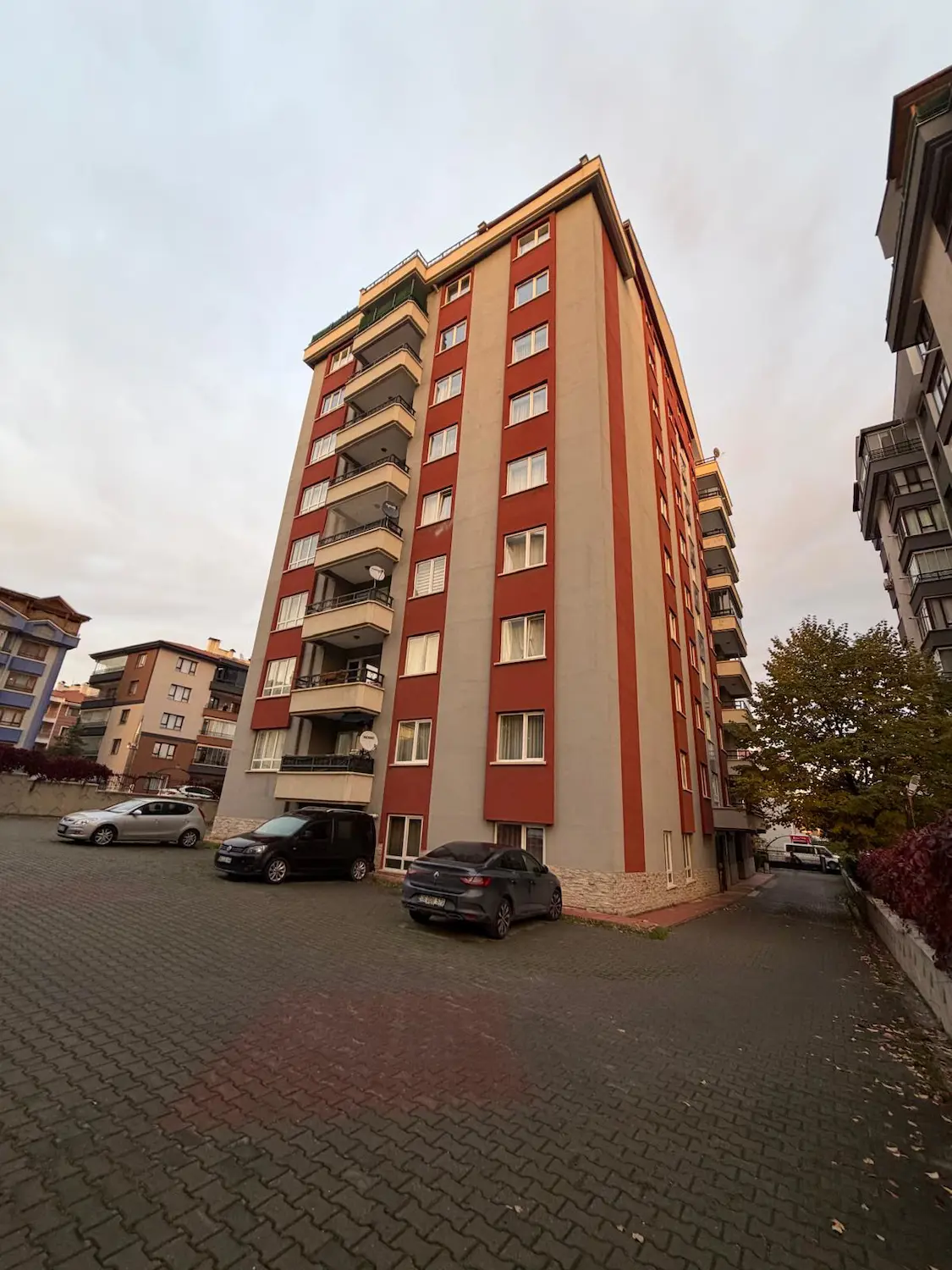 ANKARA SERHAT MAHALLESİNDE SATILIK 4+1 KÖK TAPULU DAİRE 170 M²