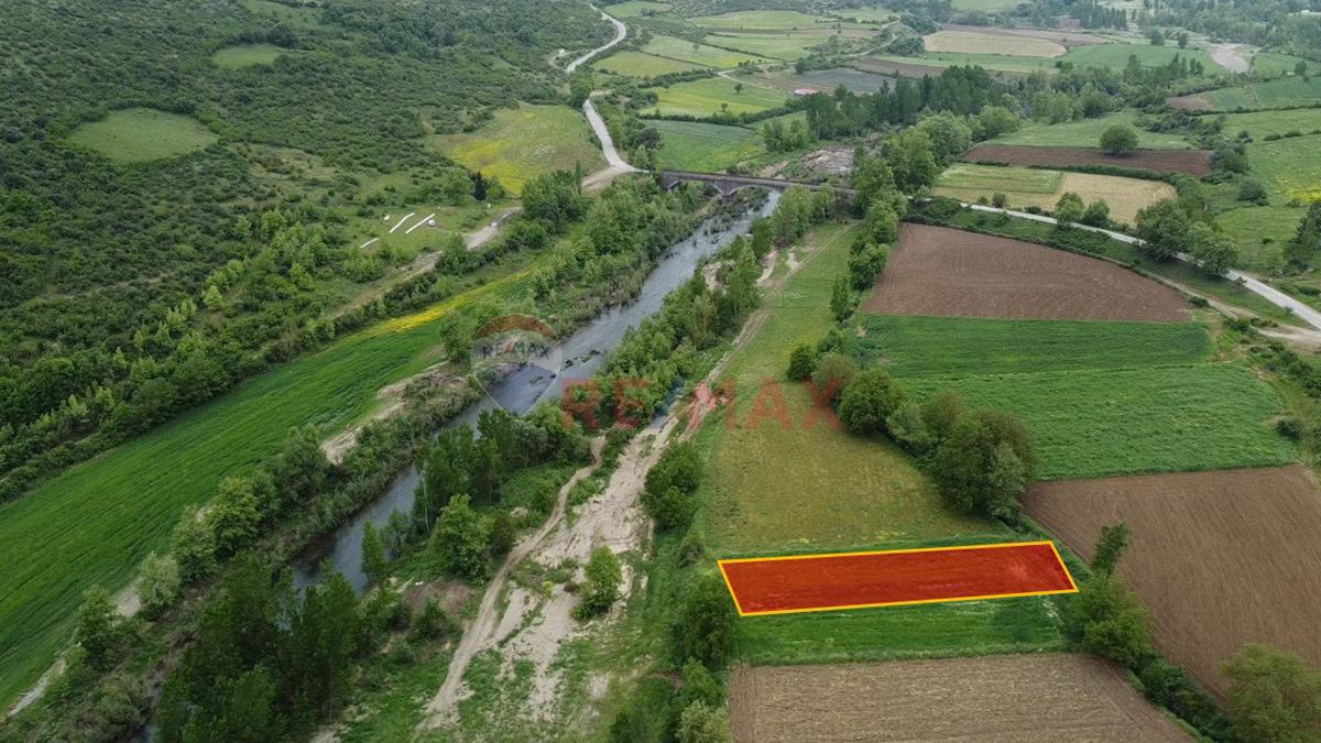 REMAX İNCİDEN YENİCE BAYATLAR SATILIK 888 M2 SATILIK TARLA