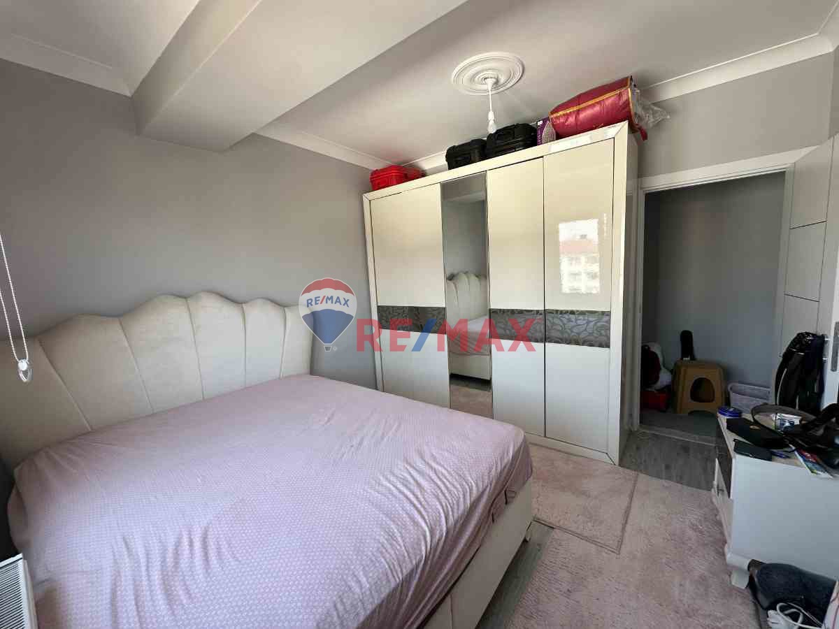 PENDIK KAYNARCA SAHIL BULV. CEPHELI İSKANLI SATILIK 2+1 DAIRE