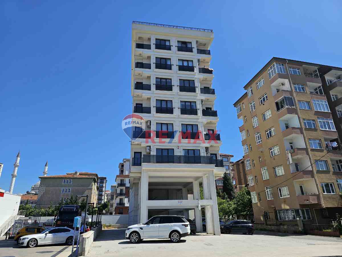 PENDIK KAYNARCA SAHIL BULV. CEPHELI İSKANLI SATILIK 2+1 DAIRE