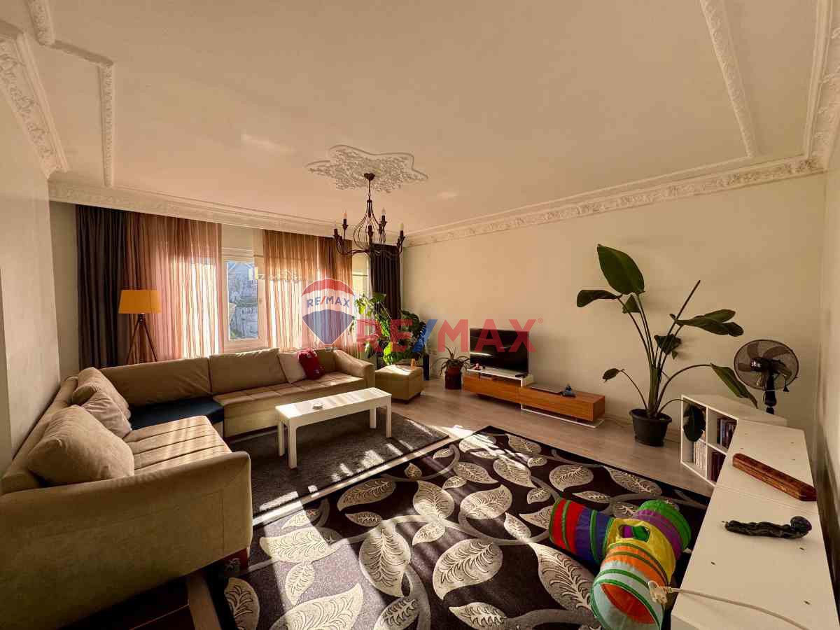 BEYKOZ GÖKSU SATILIK KÖPRÜ MANZARALI 180 M2 BAKIMLI DAİRE