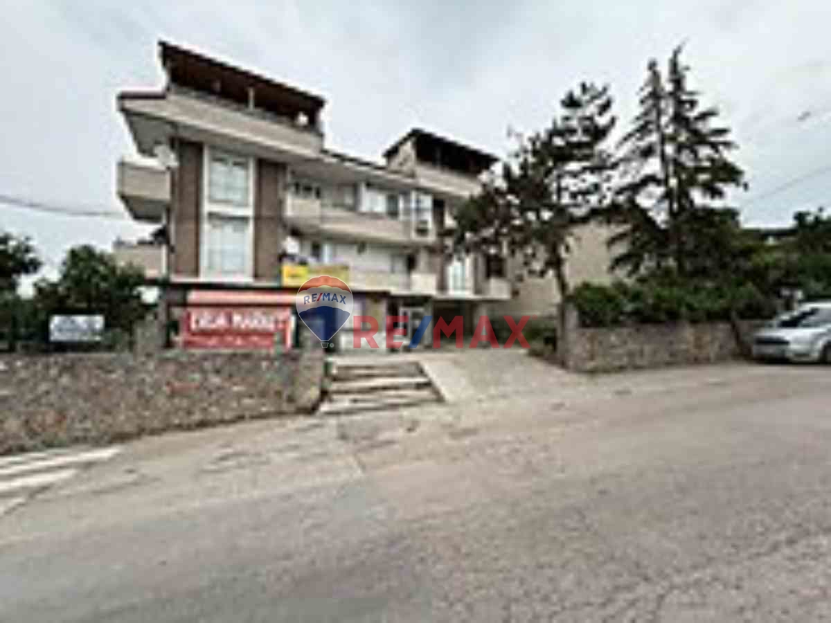 ALİKAHYA'DA MERKEZİ KONUMDA 120 M2 DÜZ GİRİŞ KİRALIK DÜKKAN