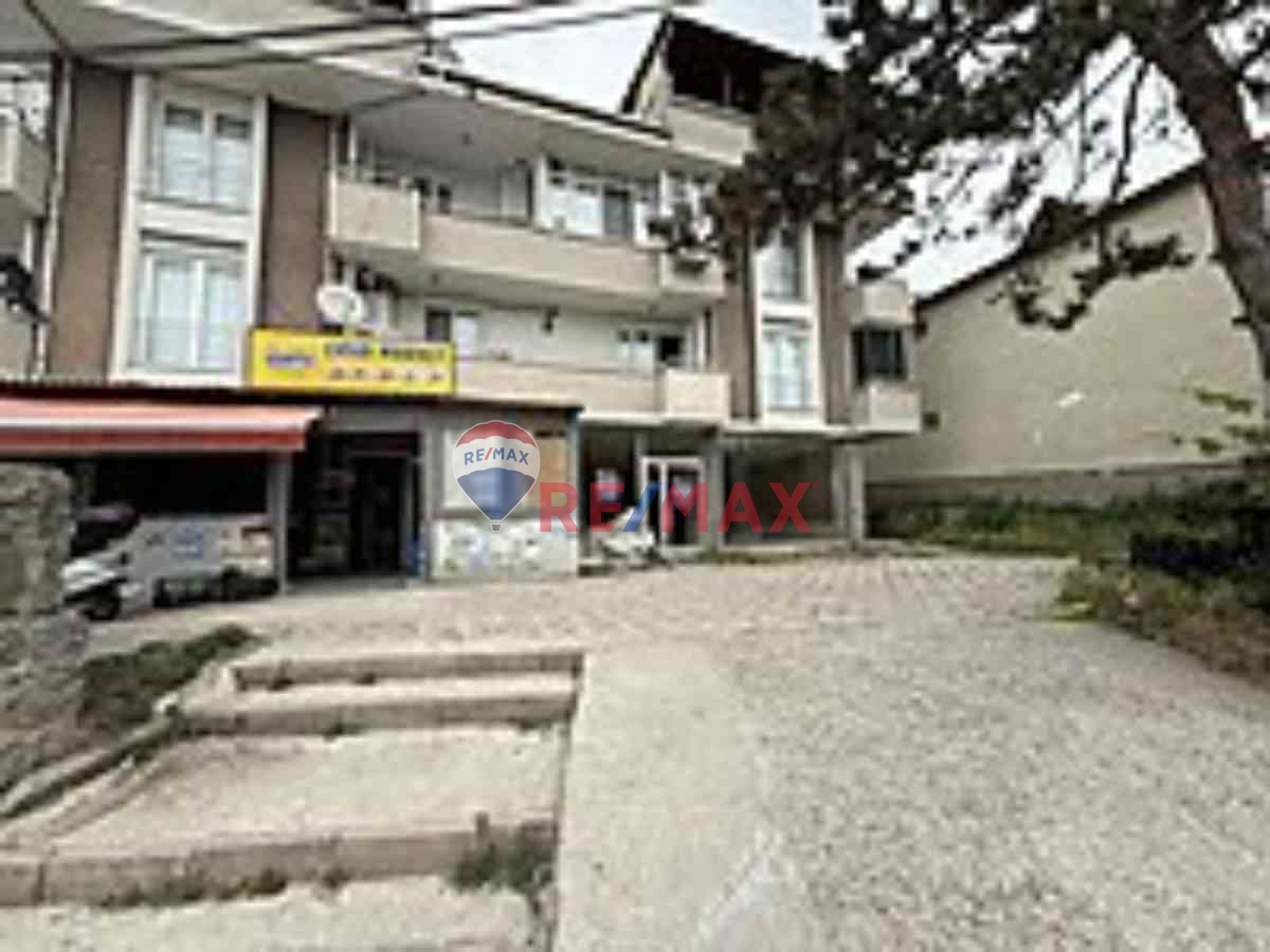 ALİKAHYA'DA MERKEZİ KONUMDA 120 M2 DÜZ GİRİŞ KİRALIK DÜKKAN