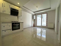 BAKIRKÖY YENİMAHALLEDE YENİ BİNADA ÖZEL BAHÇELİ 1+1 SATILIK DAİRE