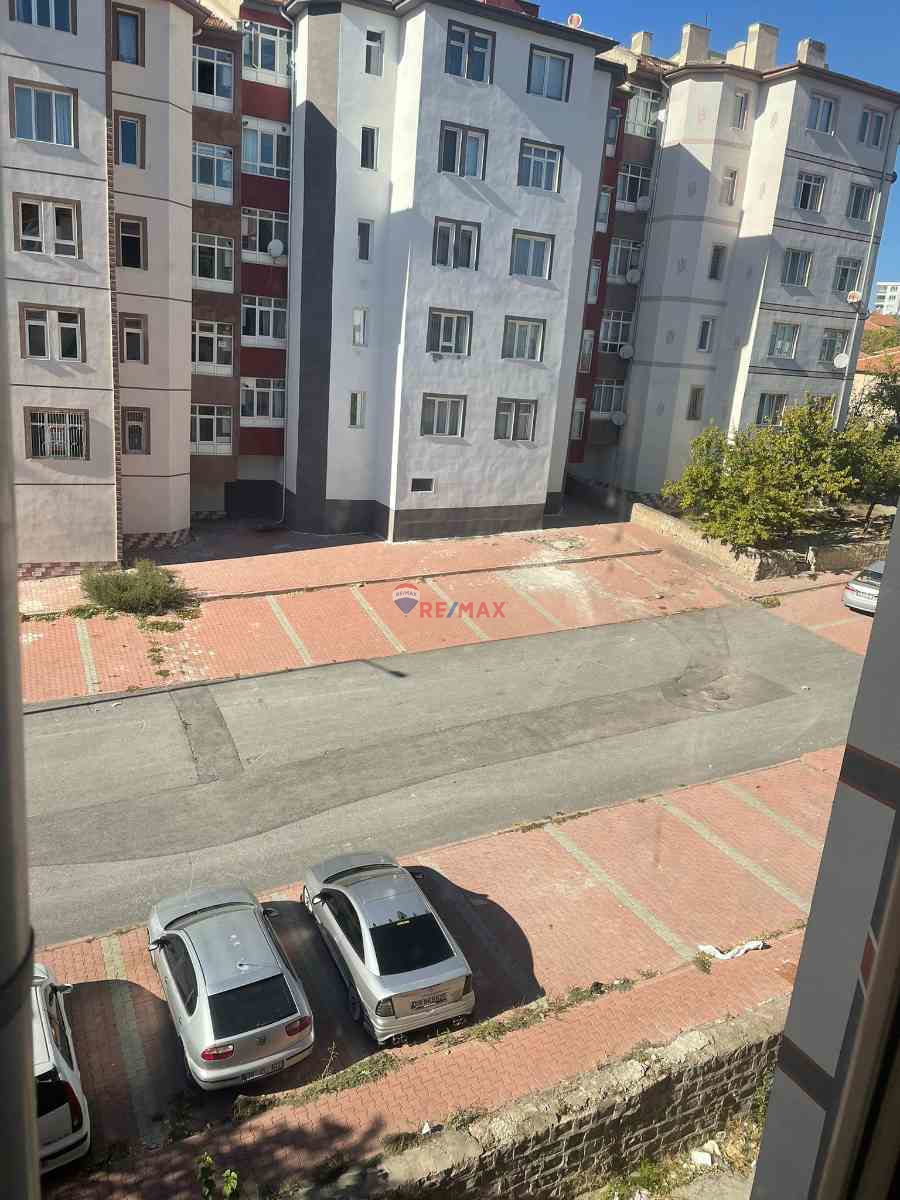 KAYSERİ/ YENİDOĞAN'DA KREDİYE UYGUN, ARA KAT SATILIK FIRSAT DAİRE