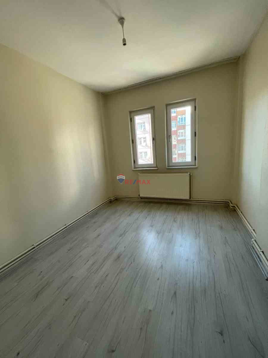 KAYSERİ/ YENİDOĞAN'DA KREDİYE UYGUN, ARA KAT SATILIK FIRSAT DAİRE