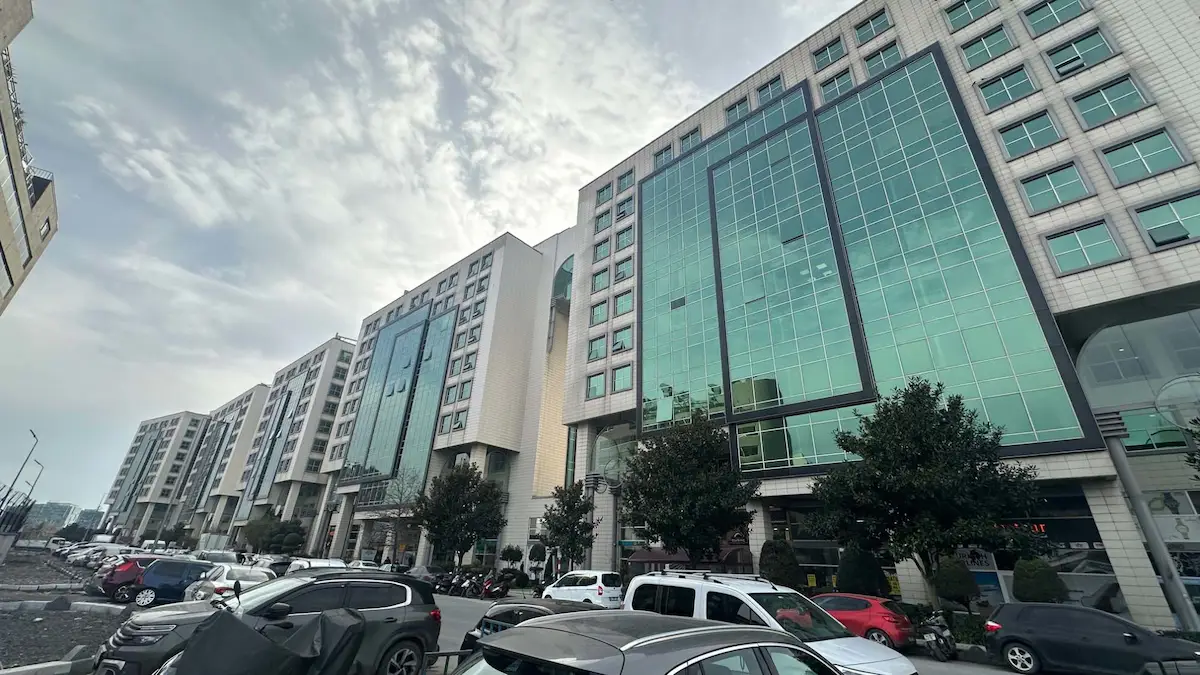 REMAX OLUŞUM'DAN VİZYONPARK 4. PLAZA SATILIK KOMPLE PLAZA KATI