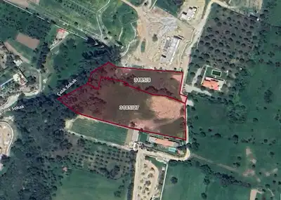 URLA YELALTI’NDA DENIZ MANZARALI, LÜKS VILLALAR ARASINDA ÖZEL TARLA