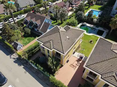 VİAPORT MARİNAYA 200 MT BAHÇELİ, HAVUZLU ÇOK ÖZEL İKİ VİLLA ''ALPAY APAKGÜN''