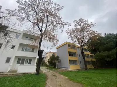 RE/MAX İNCİ'DEN MANYAS KIZIK MAH. SİTE İÇİNDE SATILIK 1+1 DAİRE