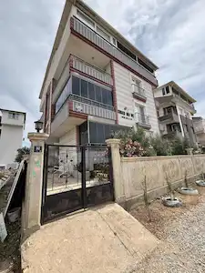 2+1 GENİŞ SATILIK ARA KAT DAİRE