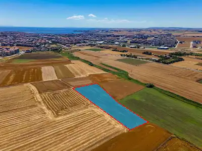 SİLİVRİ MERKEZDE KONUT ALANINDA 9.818 M² YATIRIM FIRSATI