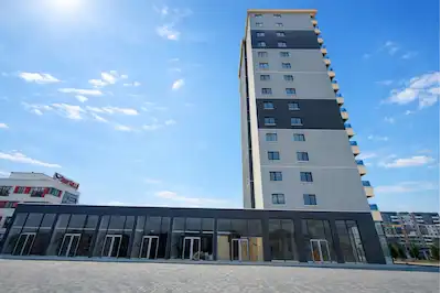 ETIMESGUT YEŞILOVA MAH. CADDE ÜZERİ GENİŞ CEPHELI BODRUMLU KİRALIK DÜKKAN