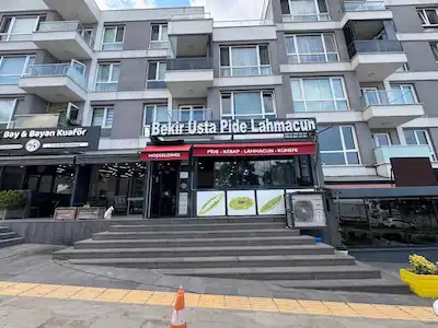 PENDİK OLİMPİYAT CADDESİ ÜZERİNDE GENİŞ DEPOLU SATILIK DÜKKAN