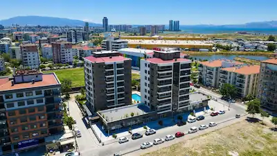 ÇİĞLİ /ATAŞEHİR'DE BEST ATAŞEHİR SİTESİNDE HAVUZLU 2+1 SATILIK DAİRE