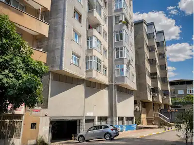 PENDIK ÇAMÇEŞME'DE ZEMIN KAT GENIŞ KULLANIMLI ARAÇ GIRIŞİNE UYGUN KIRALIK DEPO