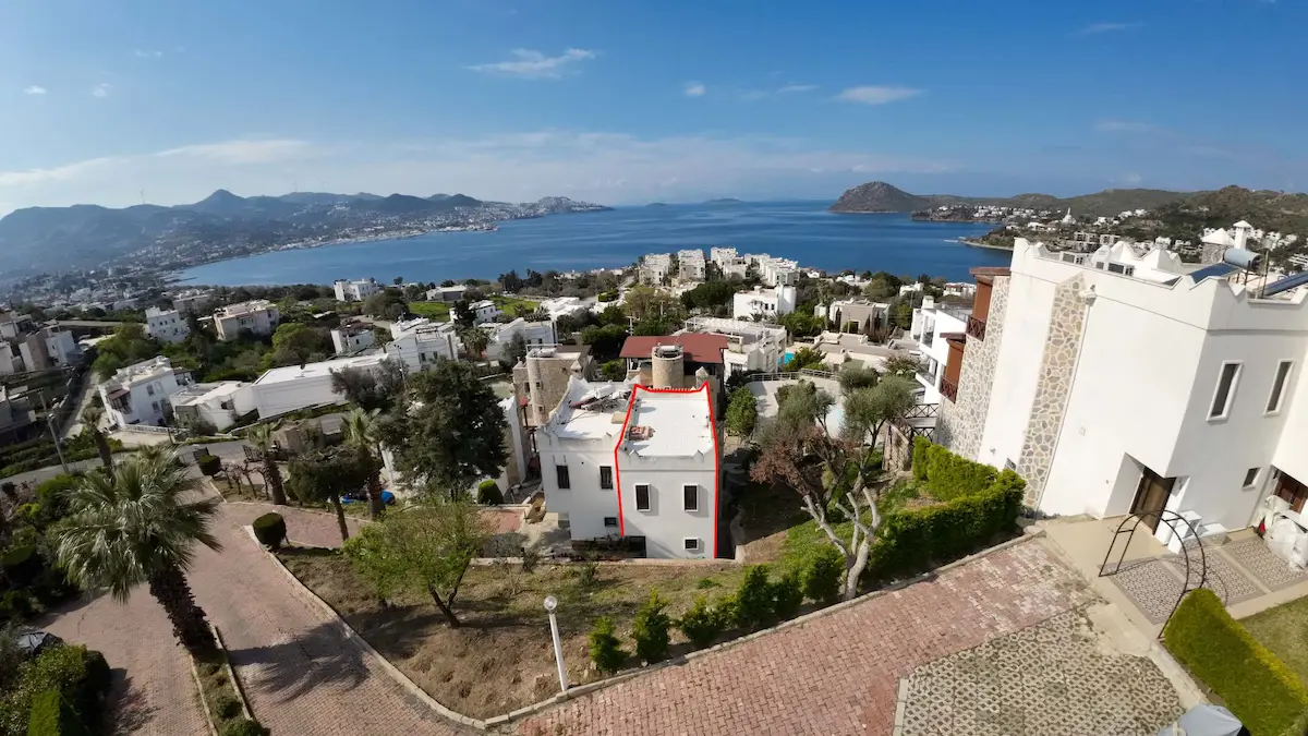 BODRUM YALIKAVAK BILIM YALI SITESINDE MARINA MANZARALI 3+1 TRIPLEKS