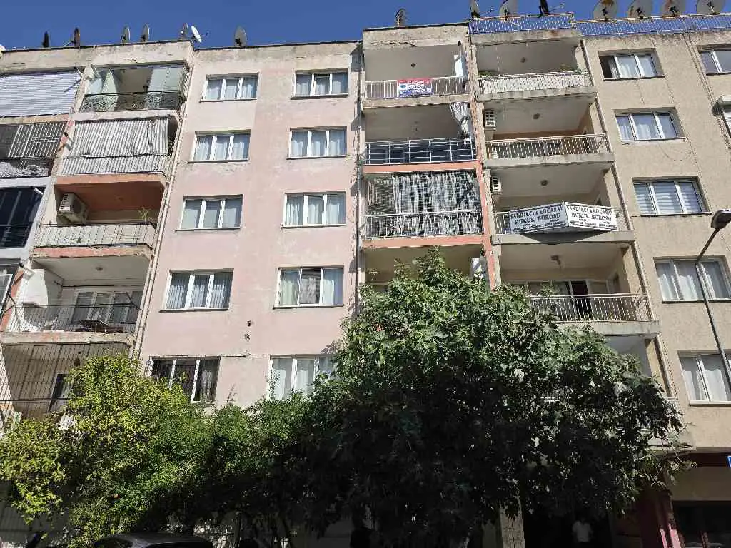 REMAX PİN'DEN 🏡 AYDIN’DA MERKEZİ KONUMDA EŞYALI 3+1 KİRALIK DAİRE!