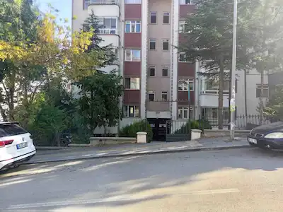 SERHAT MAH.’DE CADDE ÜZERİ SATILIK 3+1