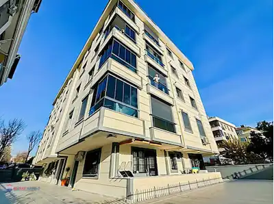BAHÇELIEVLER MERKEZDE 60M2 GENIŞ 1+1